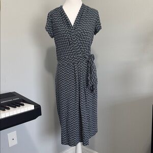 Ann Taylor navy and light blue geometric pattern wrap dress